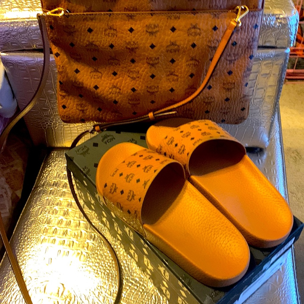 Mcm signature crossbody & slides 7w combo
